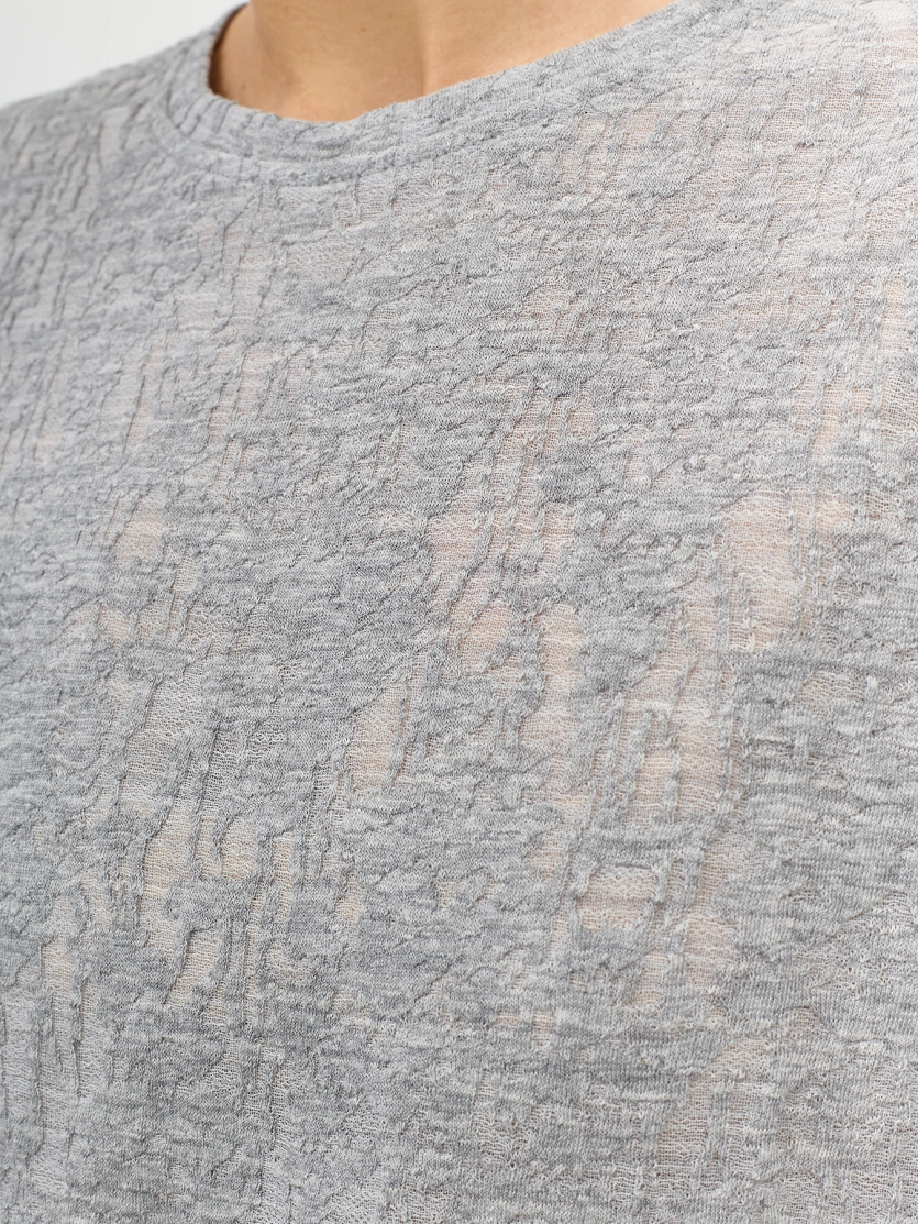 Футболка из фактурного трикотажа