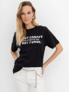 Oversize футболка с акцентным фольгированным принтом