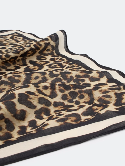 Шейный платок с анималистичным принтом