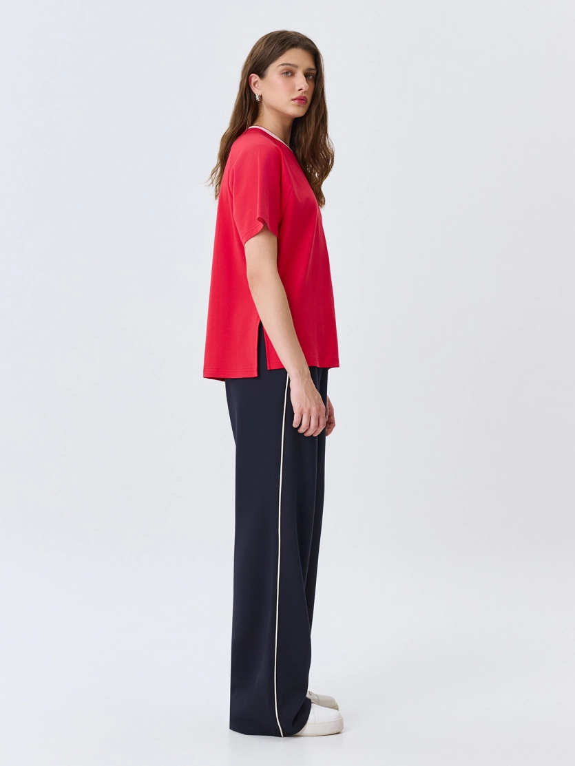 Яркая футболка из 100% хлопка