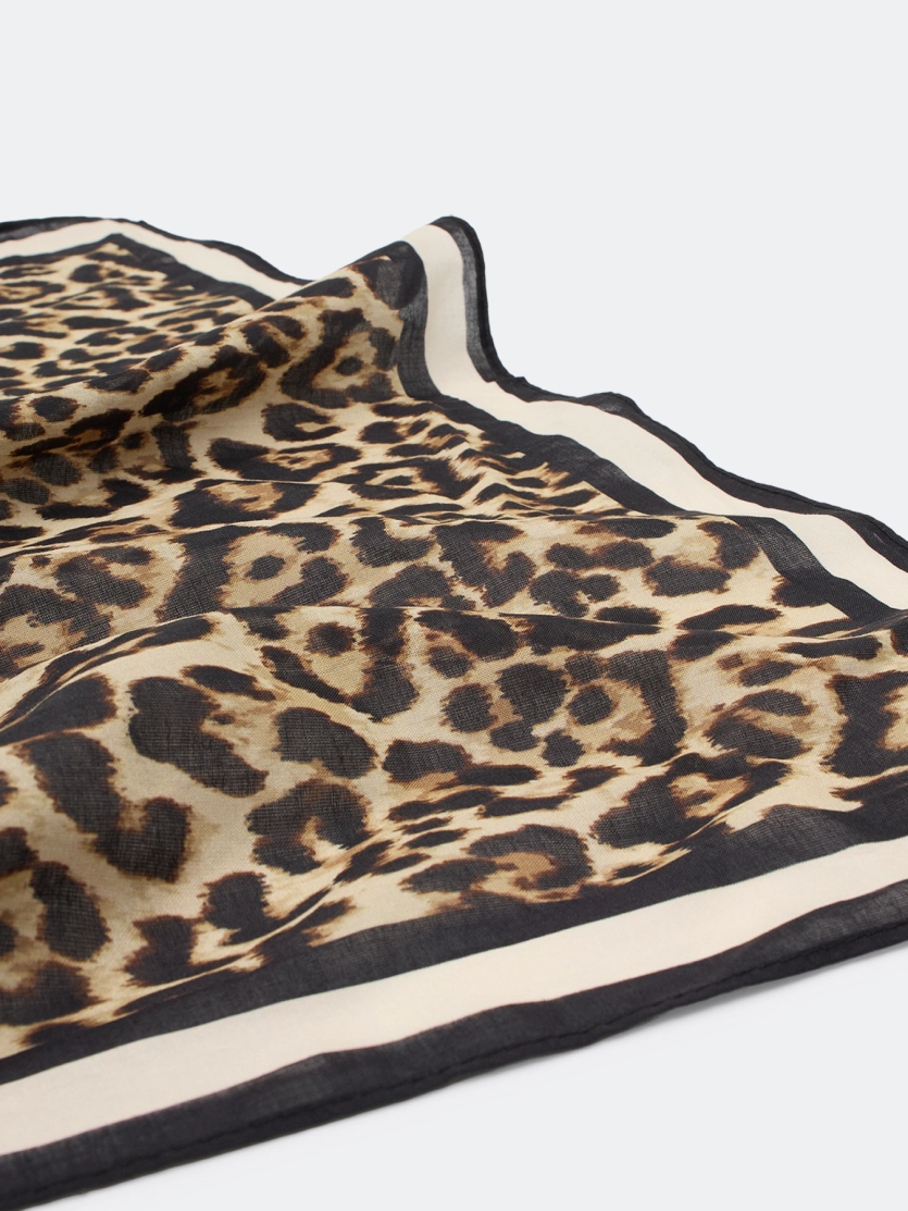 Шейный платок с анималистичным принтом