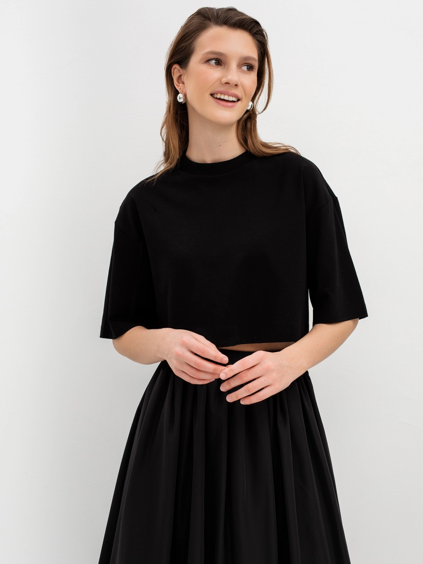 Укороченная футболка oversize