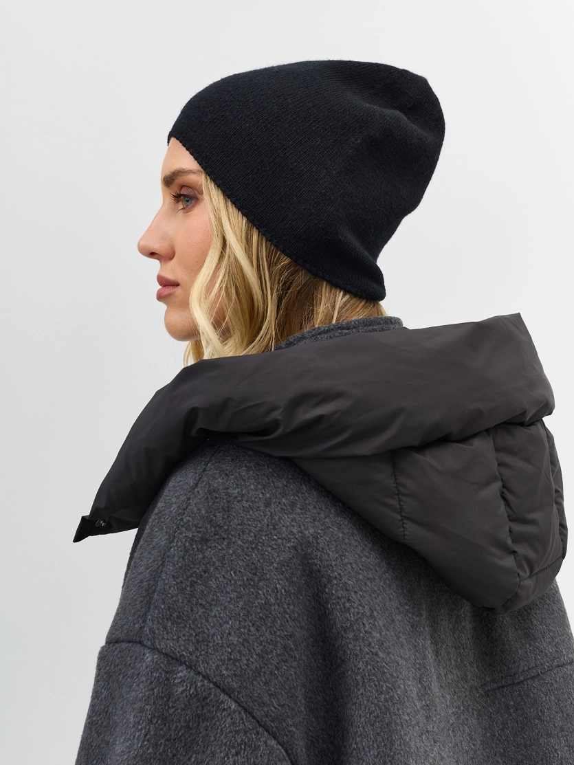 Шапка в рубчик из вискозы