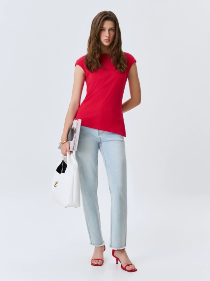 Светлые зауженные джинсы