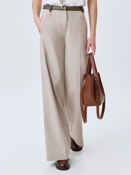 Широкие брюки с контрастным поясом