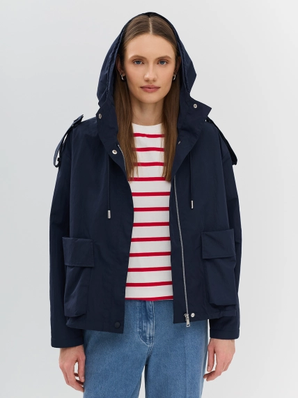 Легкая ветровка с капюшоном