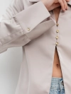 Сатиновая блузка с короткой застежкой