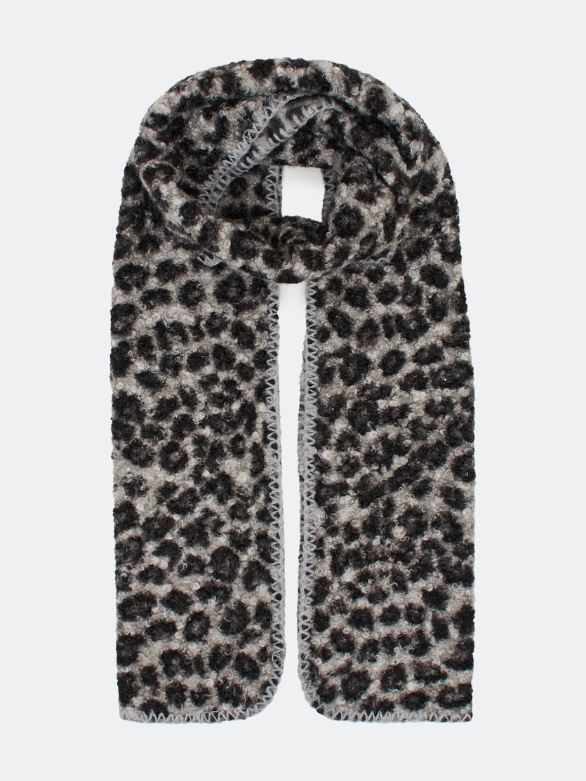 Мягкий шарф с анималистичным принтом