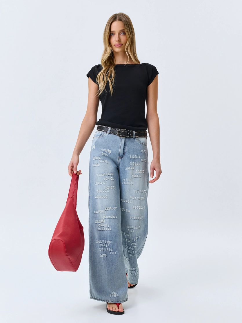 Базовая приталенная футболка