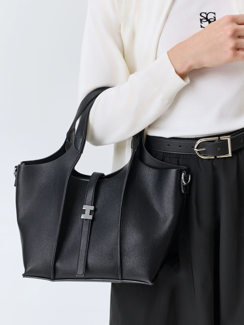 Сумка-тоут с акцентными швами