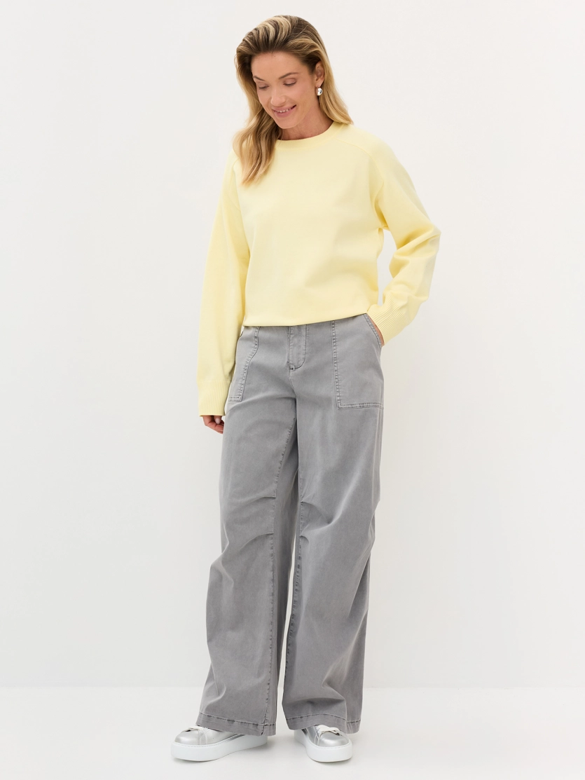Объемные джинсы с карманами-патчами в стиле Workwear