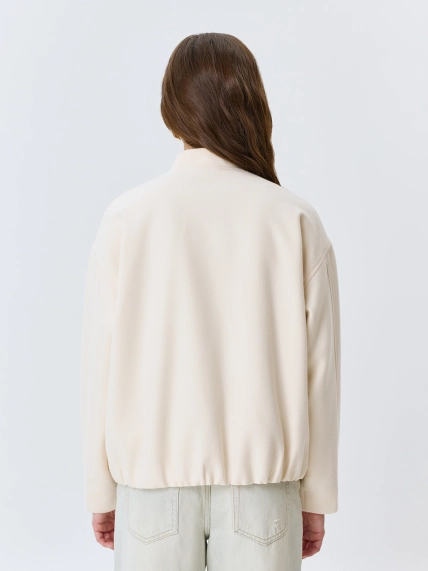 Oversize бомбер с акцентной брошью