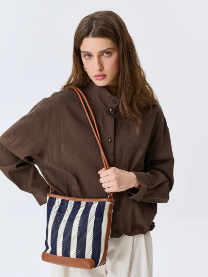 Комплект из плетеной сумки и косметички