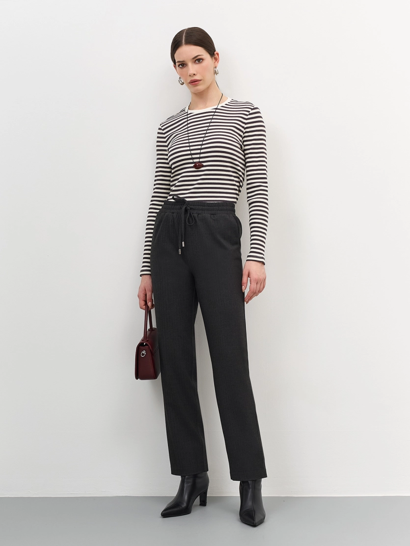 Комфортные брюки на широком поясе