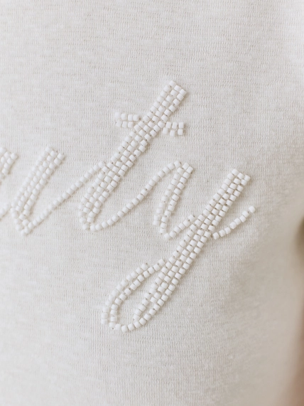 Футболка с вышивкой 