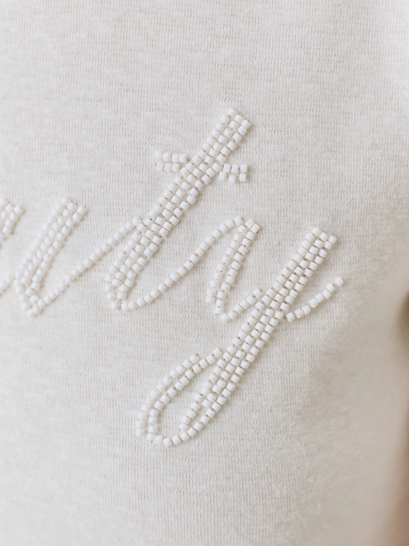 Футболка с вышивкой 