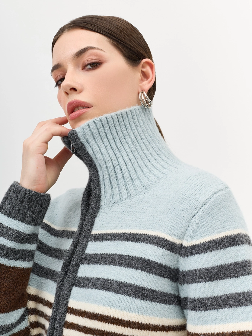 Кардиган в яркую полоску