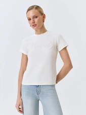 Футболка с вышивкой 