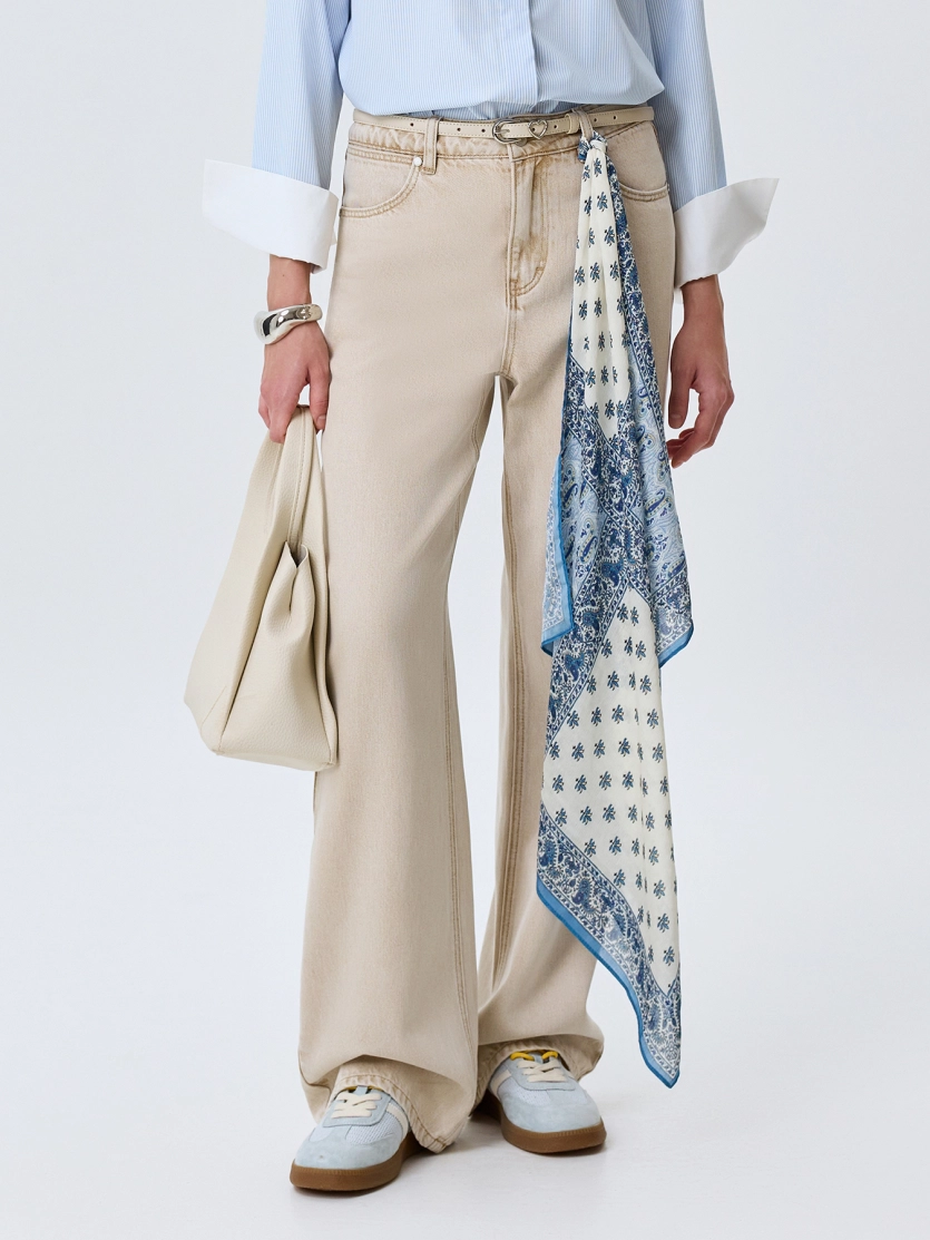 Бежевые джинсы с деликатной варкой