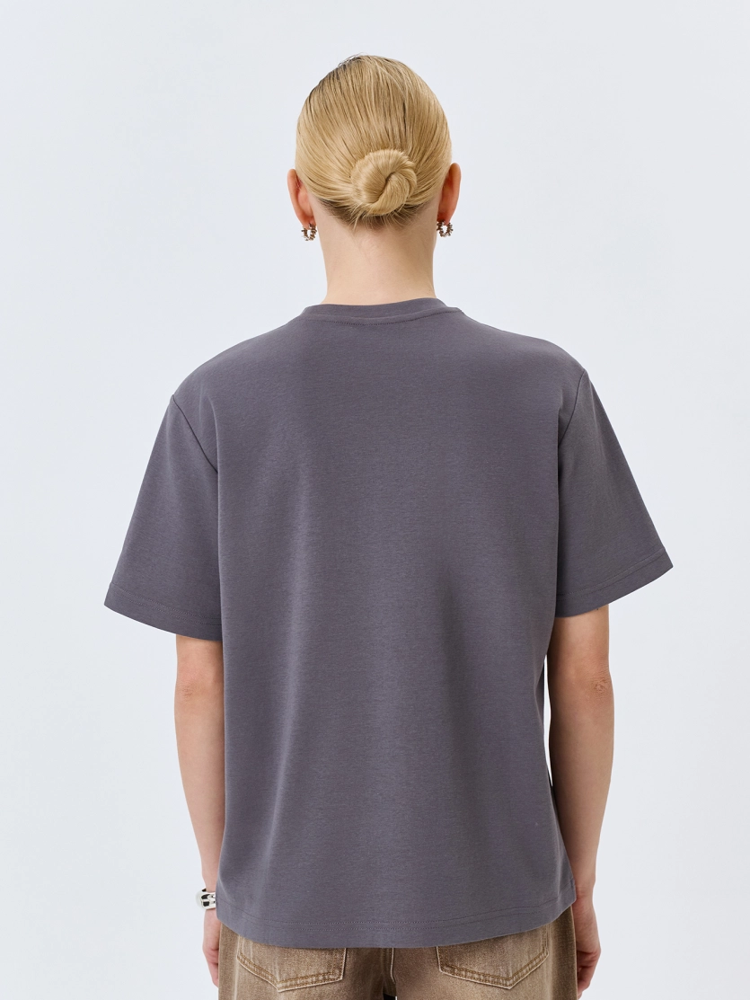 Прямая футболка в стиле "College"