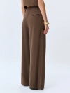 Широкие брюки с акцентными складками