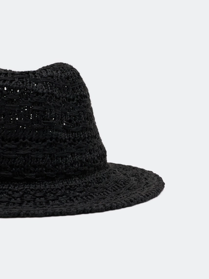 Плетеная шляпа с прямыми полями