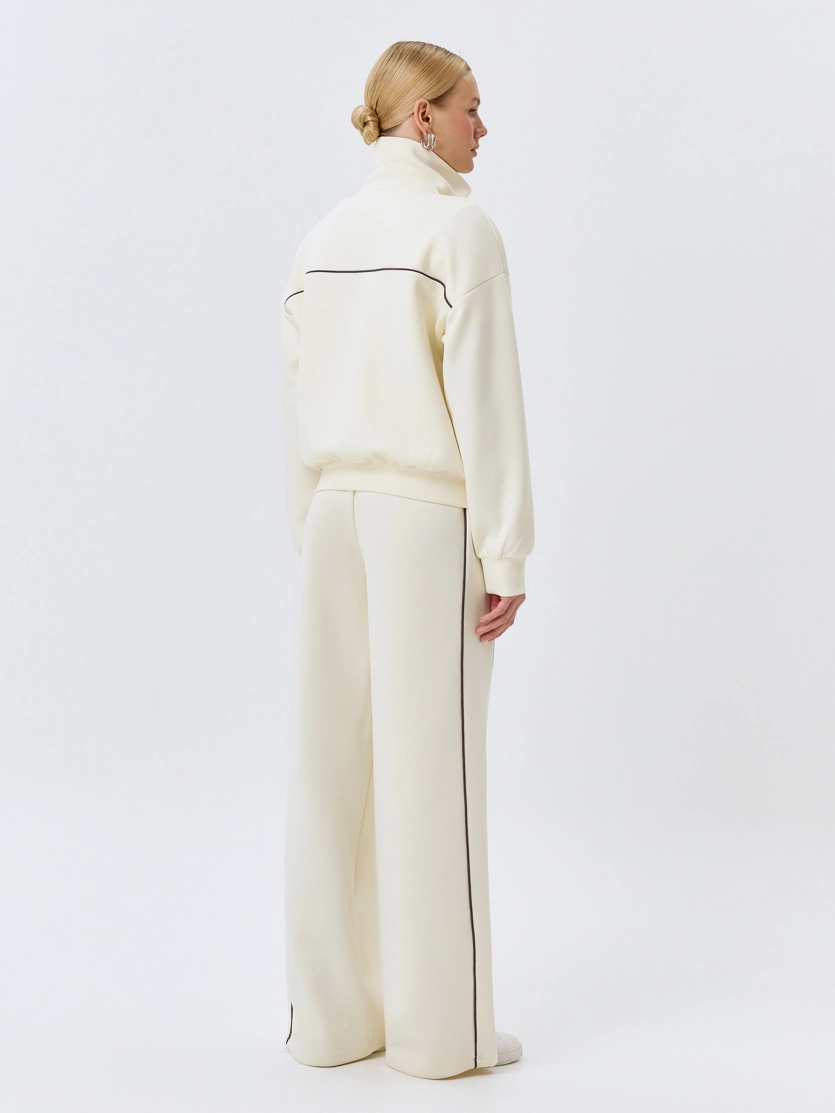 Трикотажные брюки с контрастными кантами