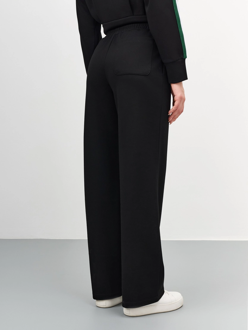 Трикотажные брюки в спортивном стиле