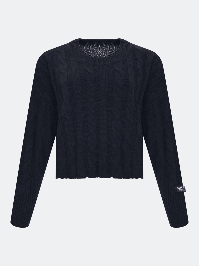 Укороченный джемпер с косами