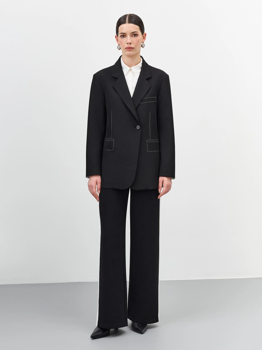 Жакет с декоративными контрастными швами