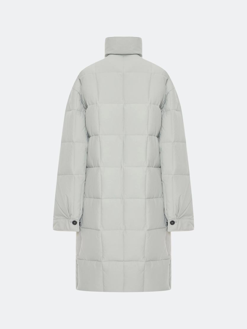 Стеганое пальто с контрастной фурнитурой