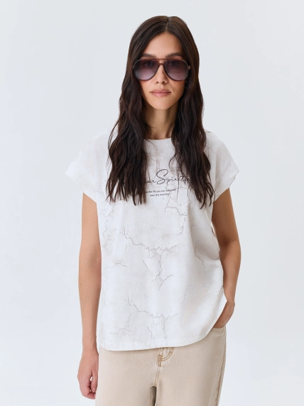 Футболка с мраморным принтом
