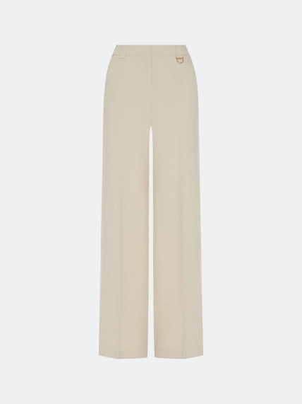Широкие брюки с мягкими стрелками