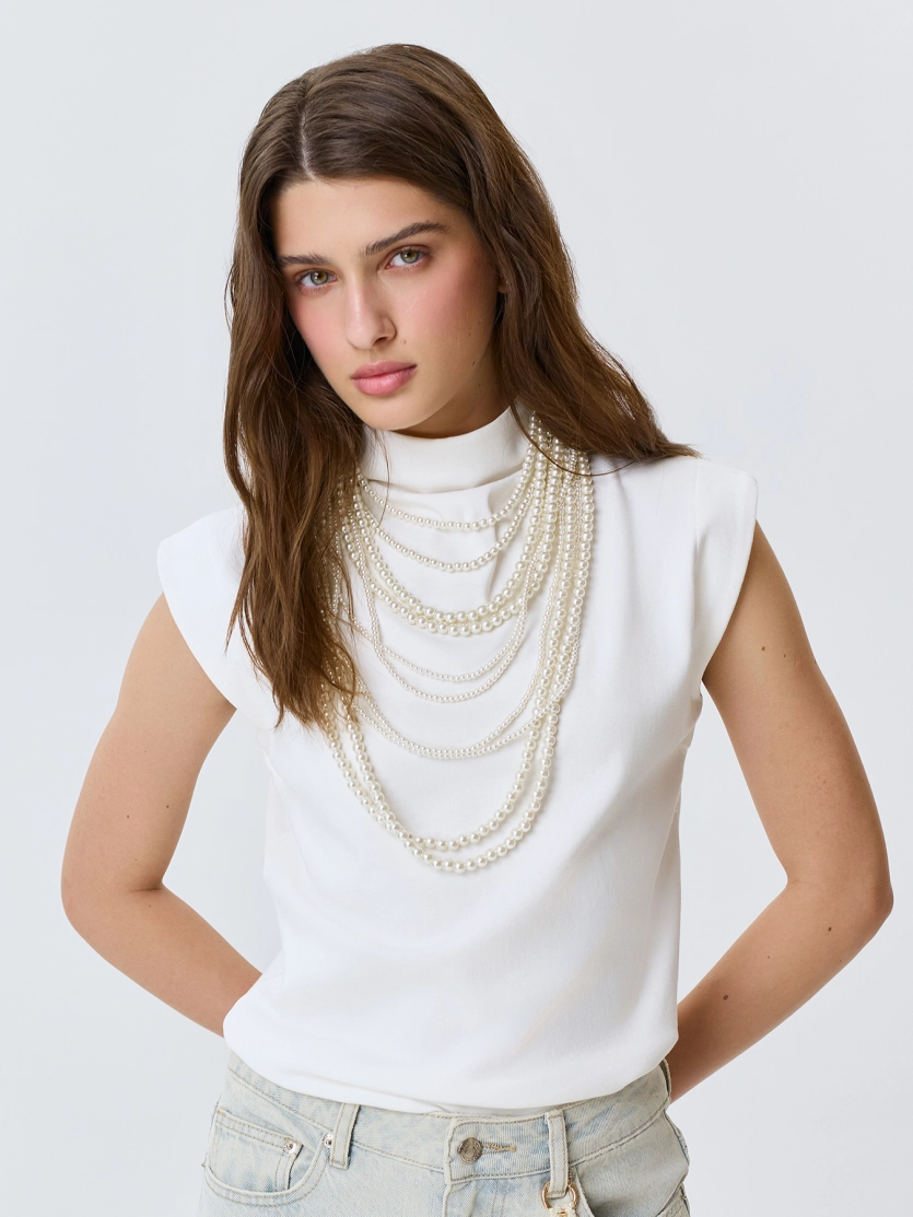 Топ с воротником стойкой