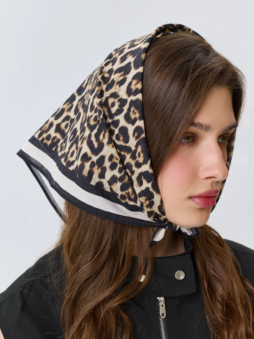 Шейный платок с анималистичным принтом