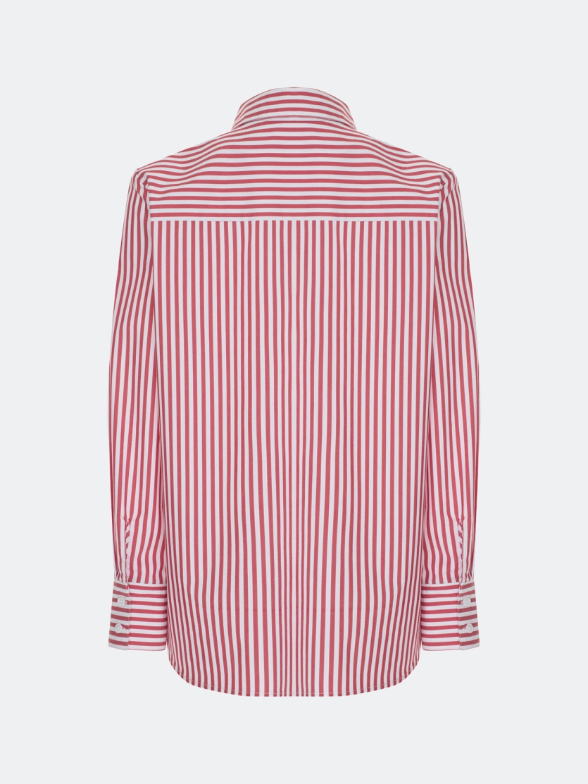 Яркая рубашка в полоску 
