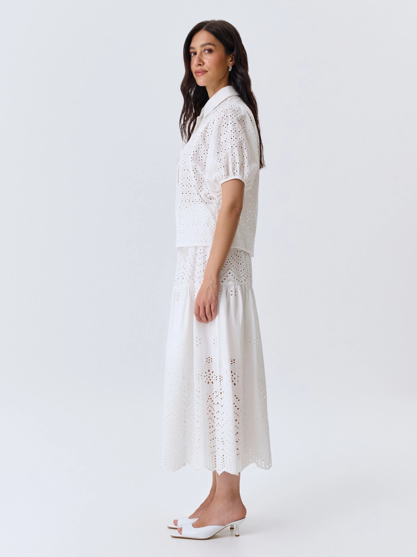 Ажурная блузка с объемными рукавами