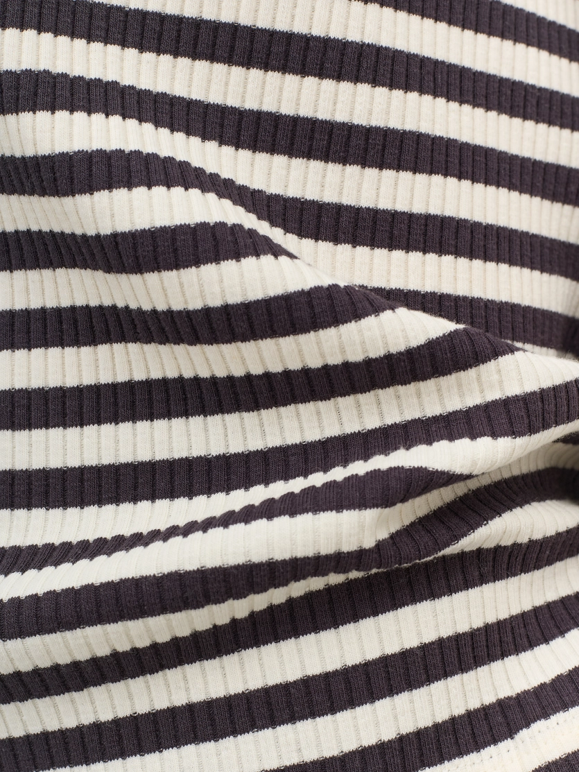 Базовый лонгслив в контрастную полоску