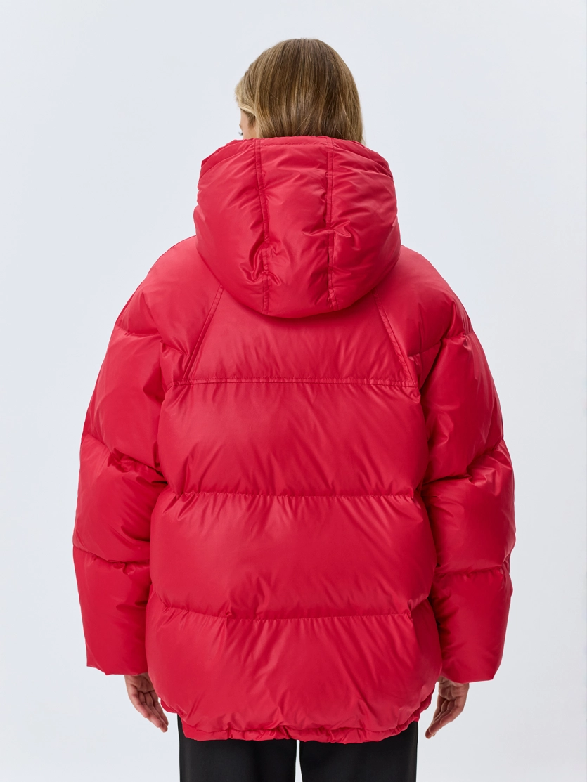 Яркий пуховик Oversize