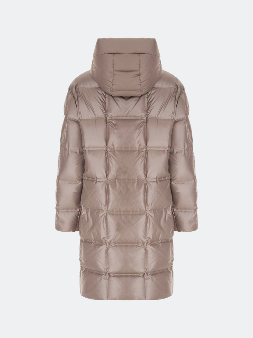 Легкий пуховик с блеском