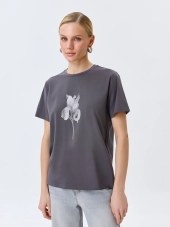 Футболка с флоральным принтом