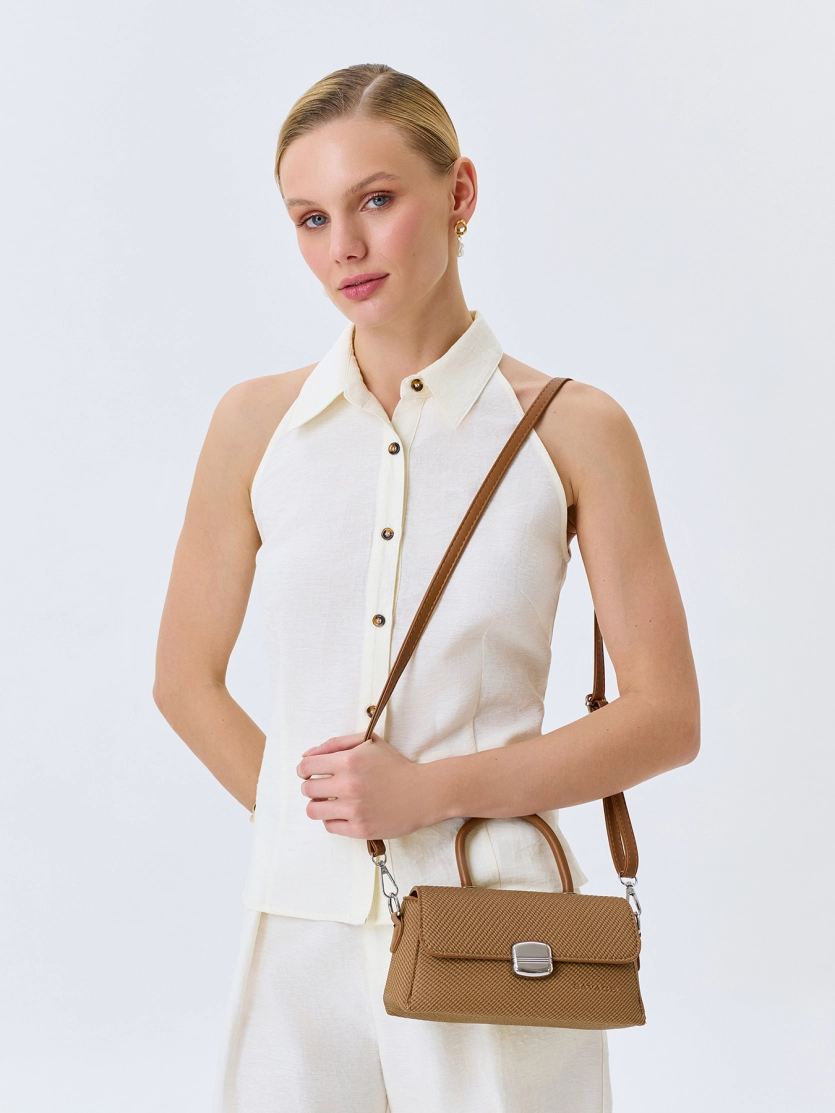 Сумка-багет с обвесом