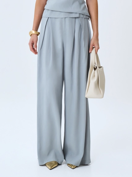 Брюки-палаццо из района
