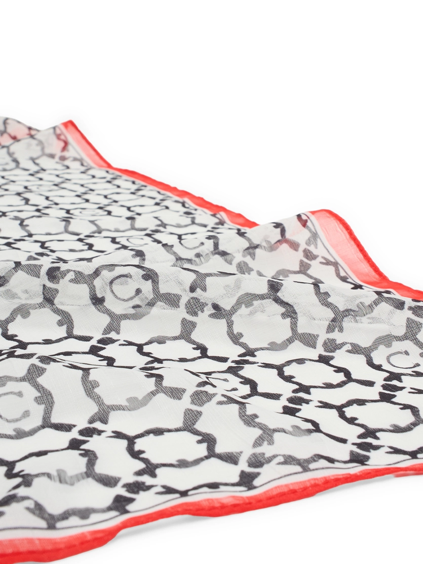 Шейный платок с восточным орнаментом