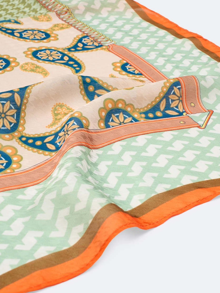 Шейный платок с геометрическим принтом