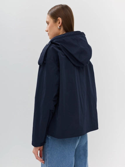 Легкая ветровка с капюшоном