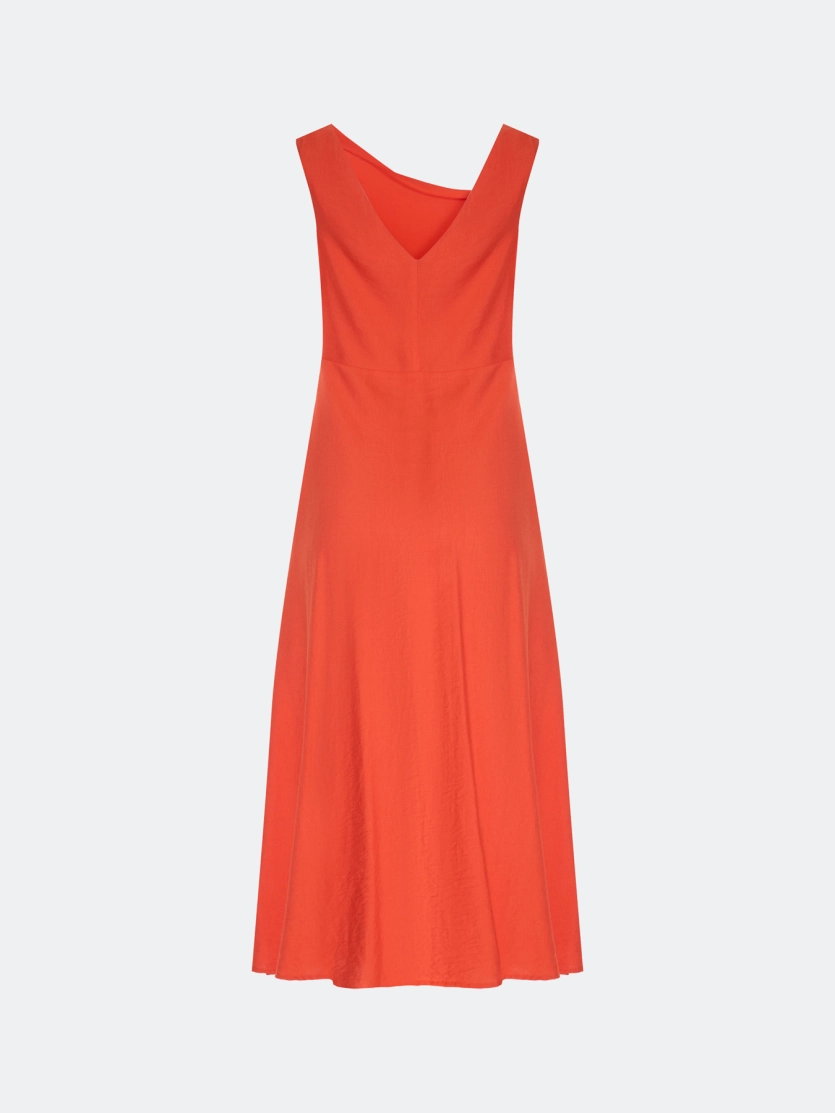 Платье-миди с асимметричным вырезом