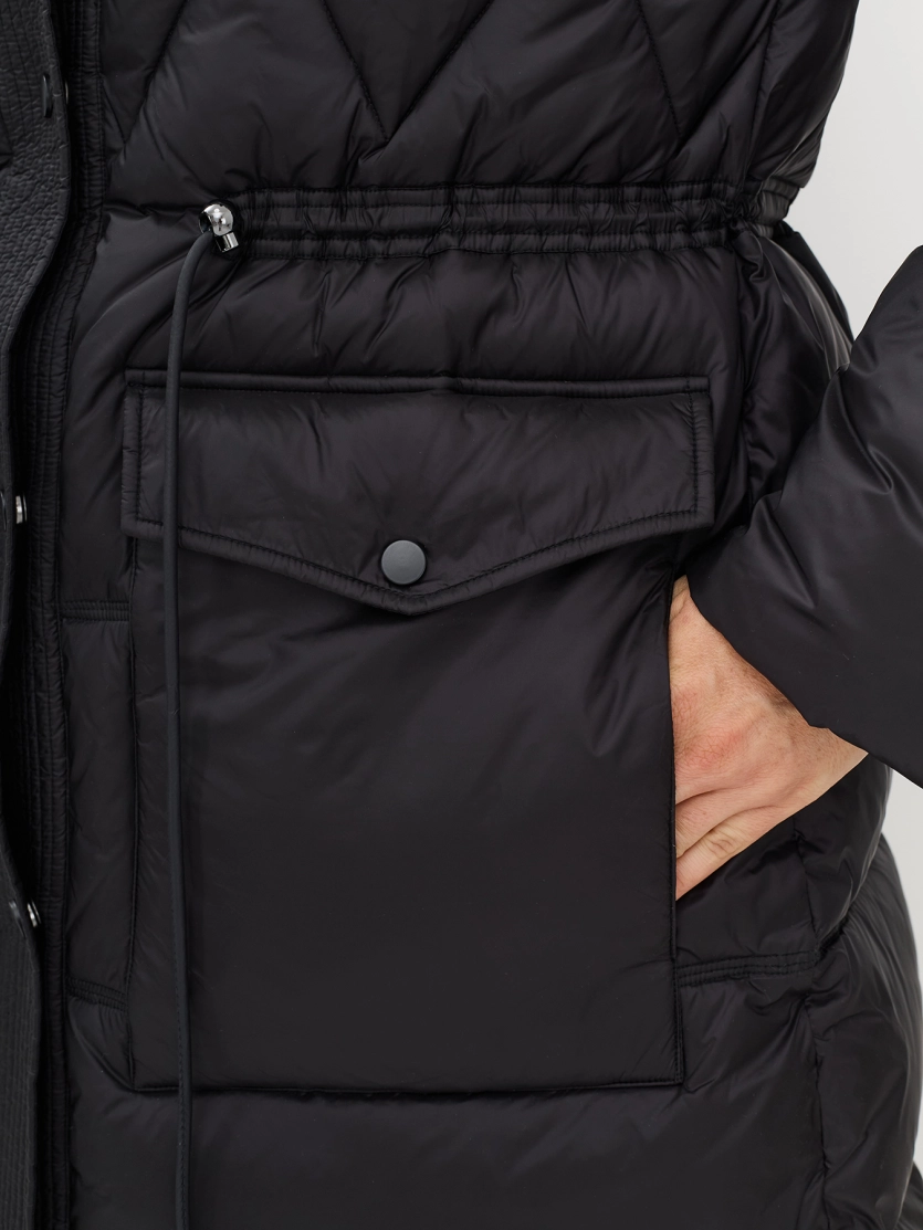 Удлиненная парка с фигурной стежкой