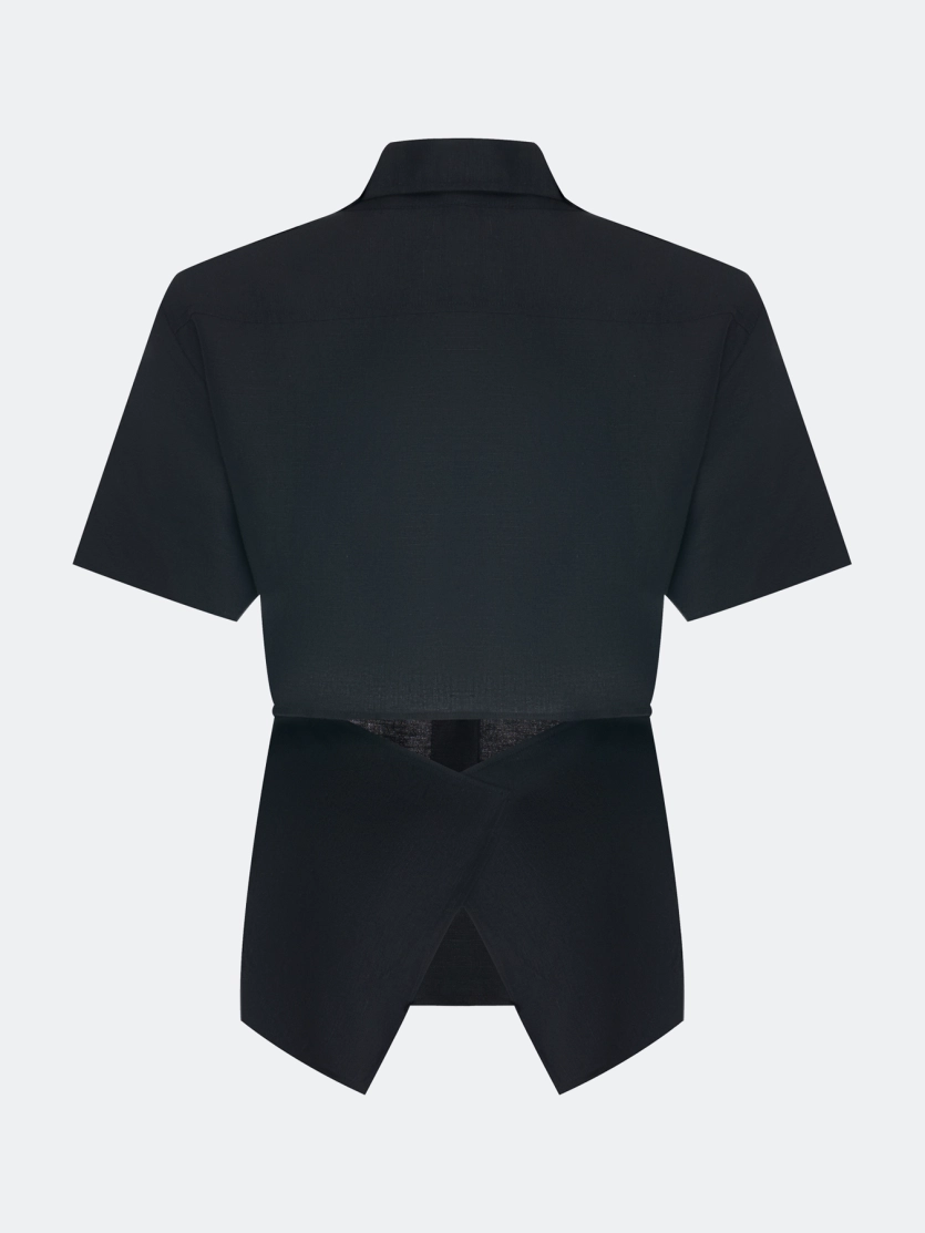 Блузка с разрезом на спине 