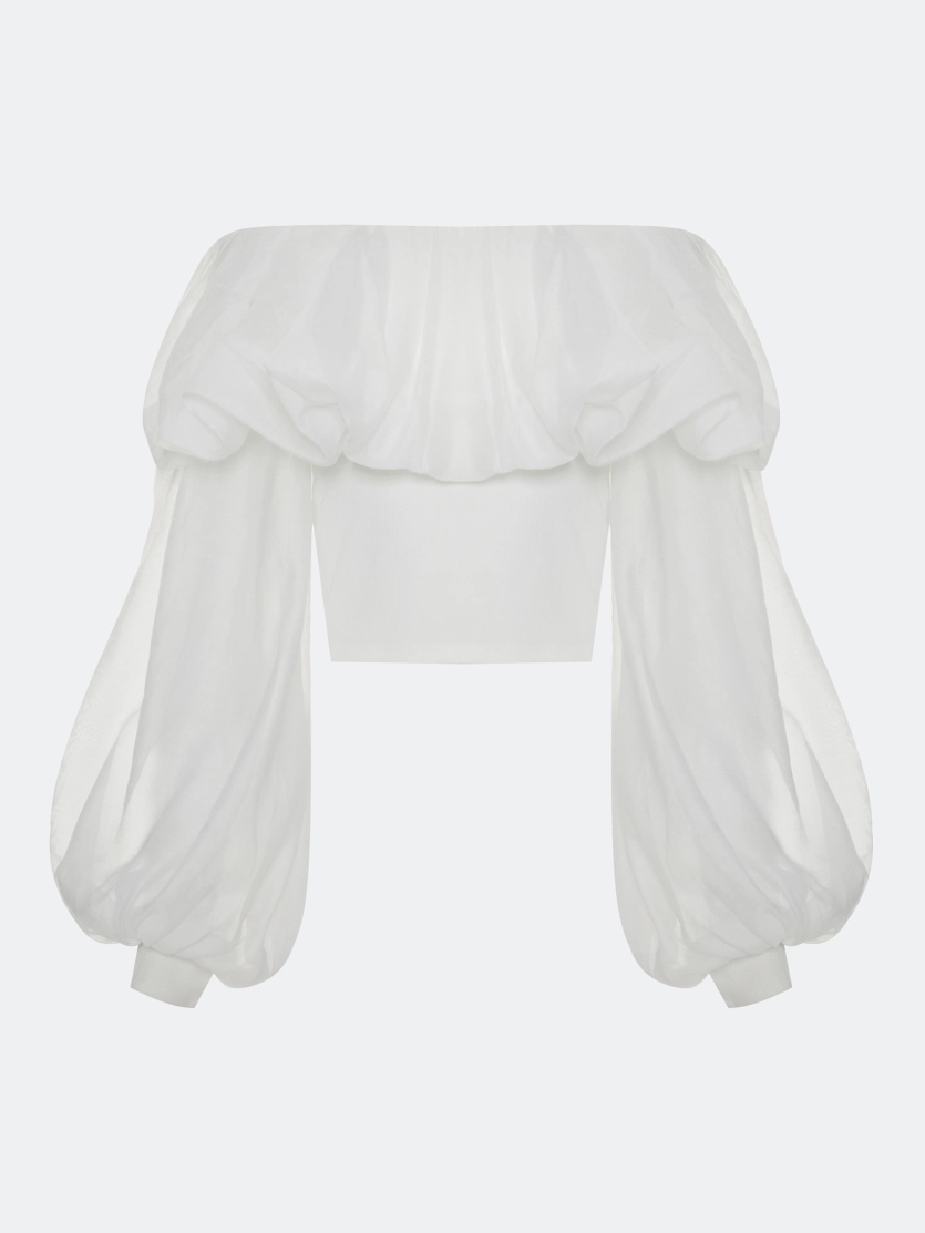 Романтичная блузка с отрытыми плечами